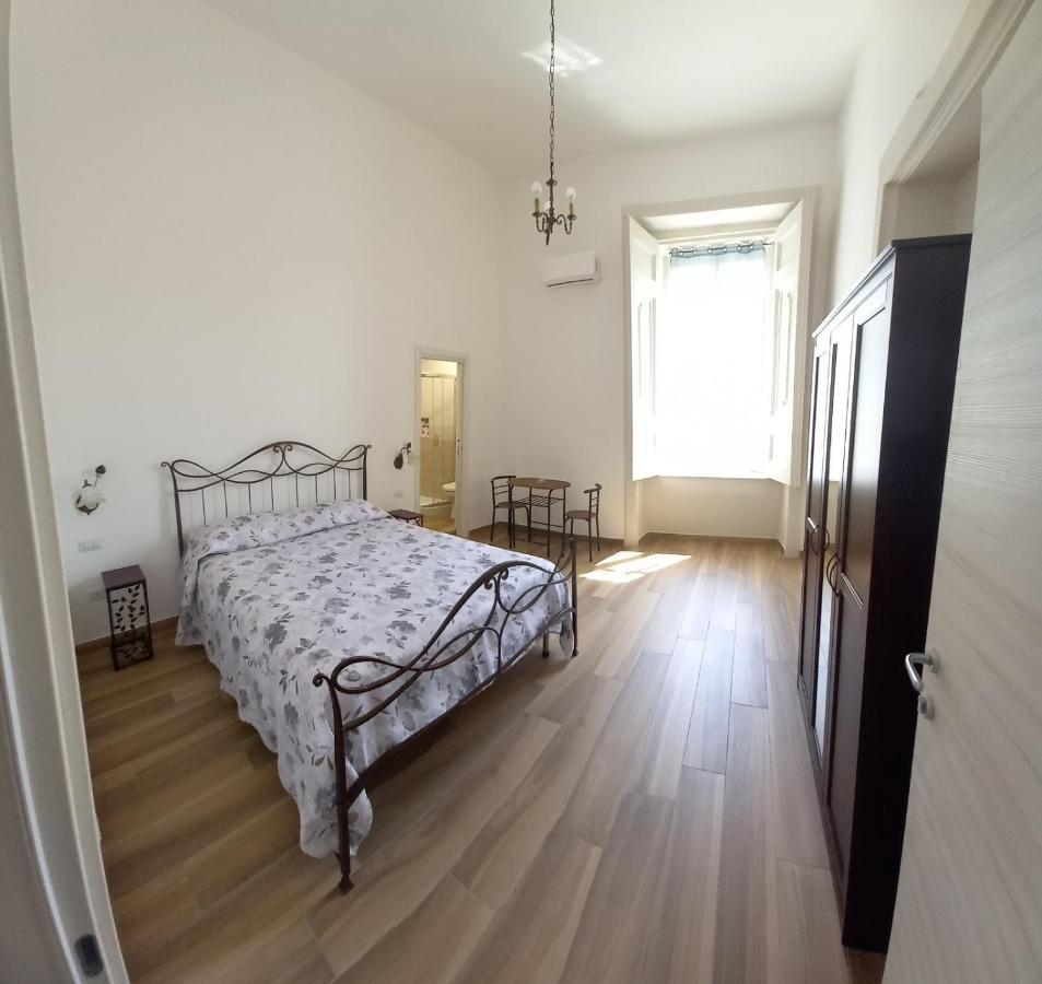 B&B Palazzo Sersale Napoli Eksteriør bilde