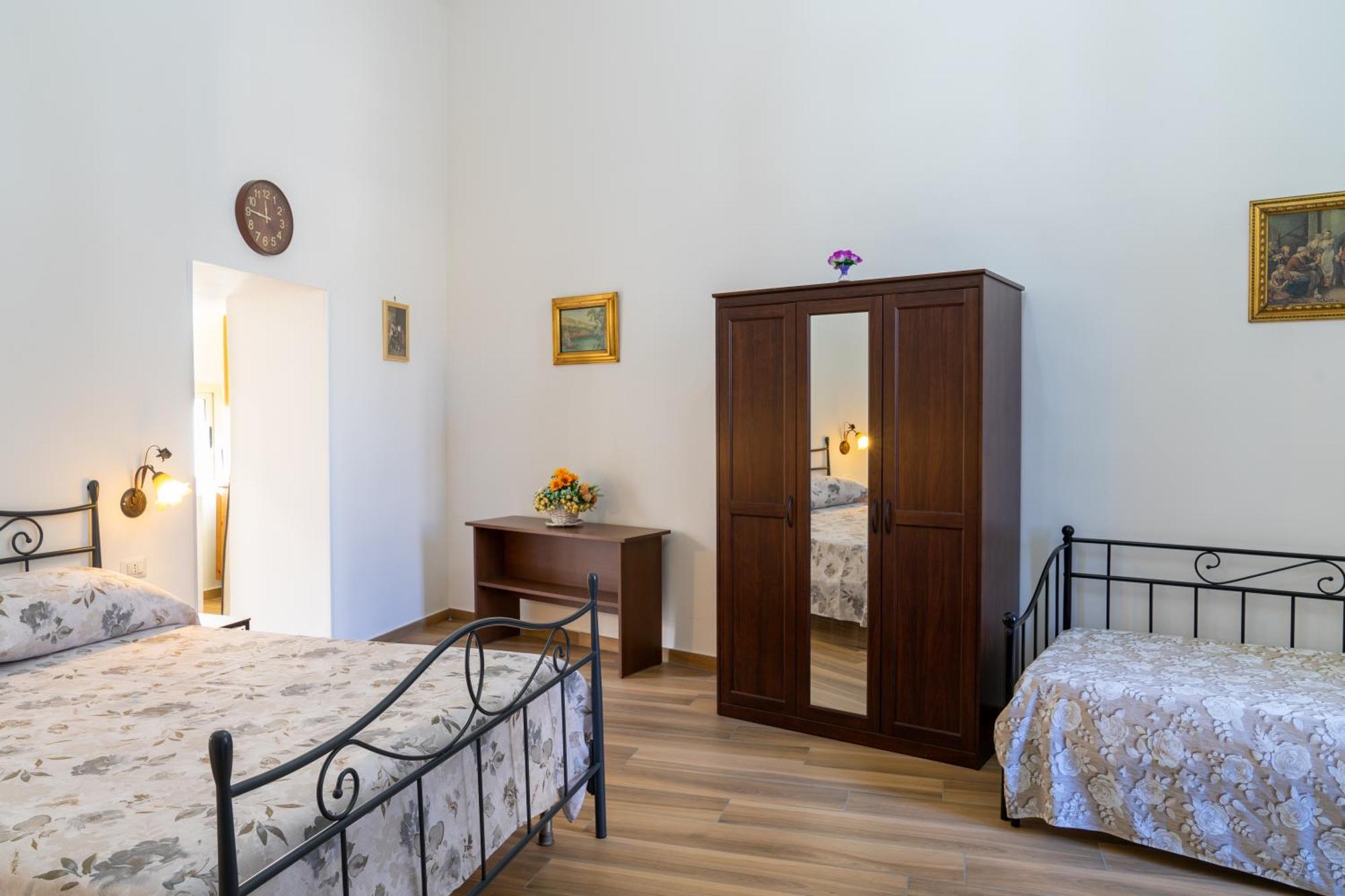 B&B Palazzo Sersale Napoli Eksteriør bilde