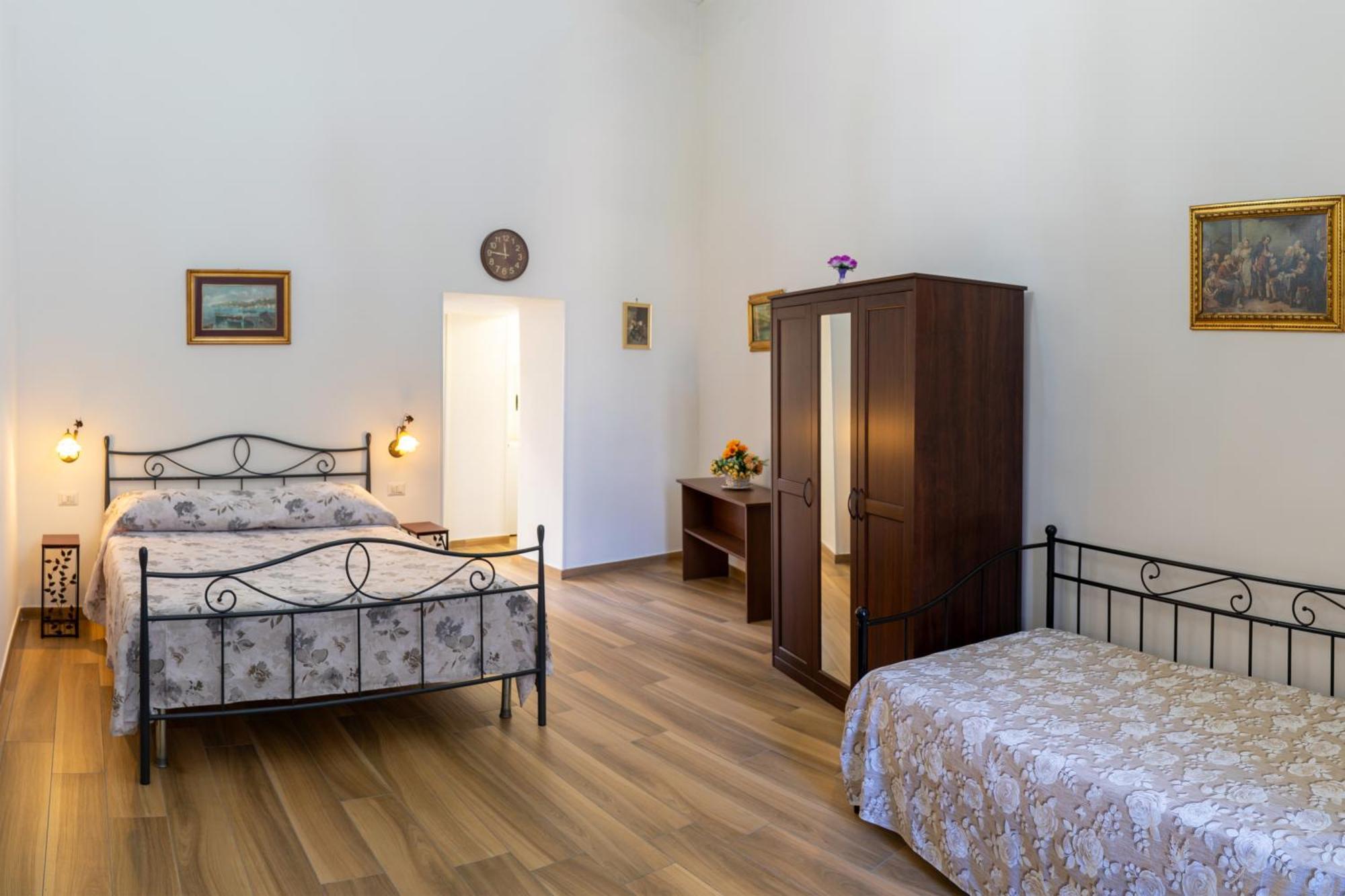 B&B Palazzo Sersale Napoli Eksteriør bilde