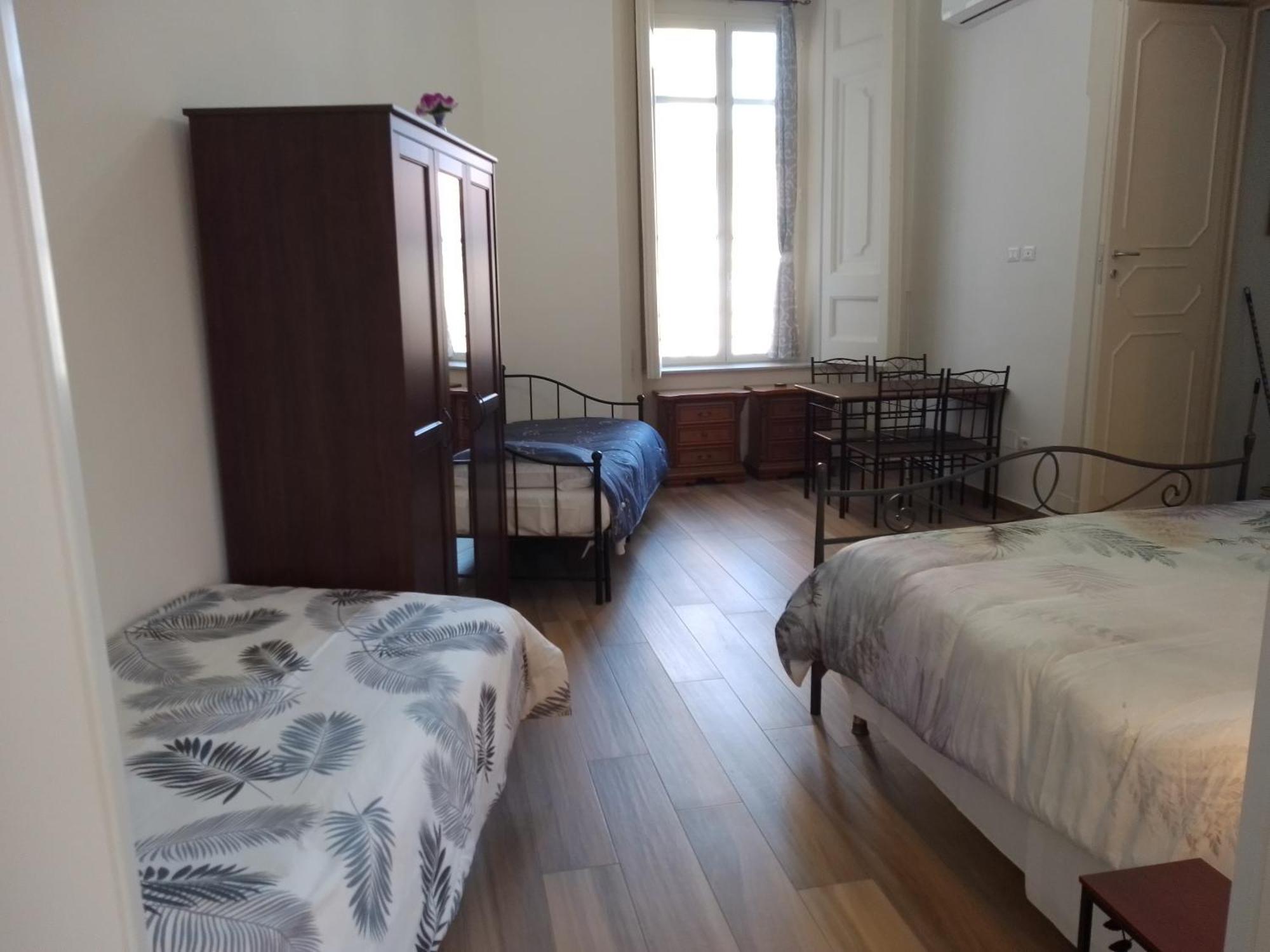 B&B Palazzo Sersale Napoli Eksteriør bilde